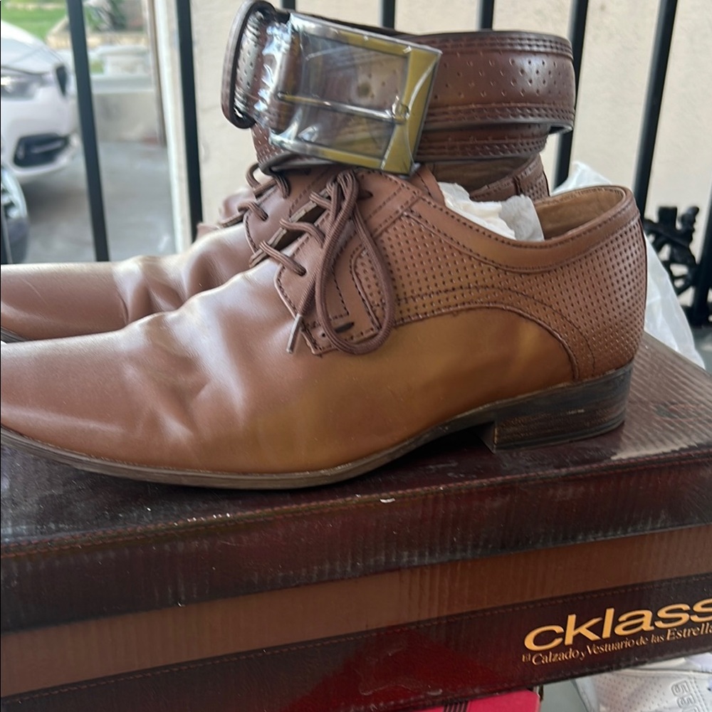 Classic Brown Oxford Shoes Sleek Formal Design